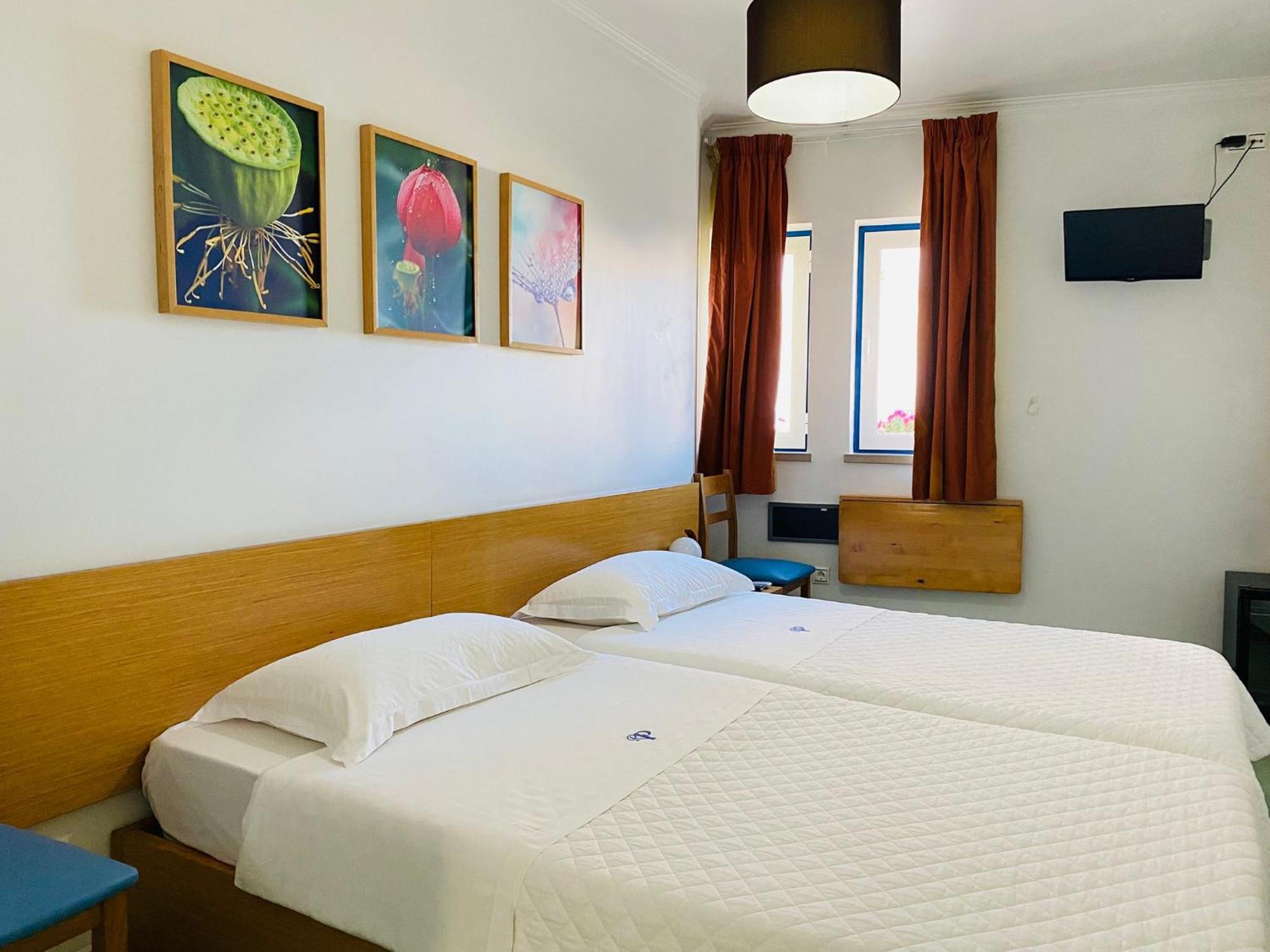 Weaa Hotel Nazaré Esterno foto